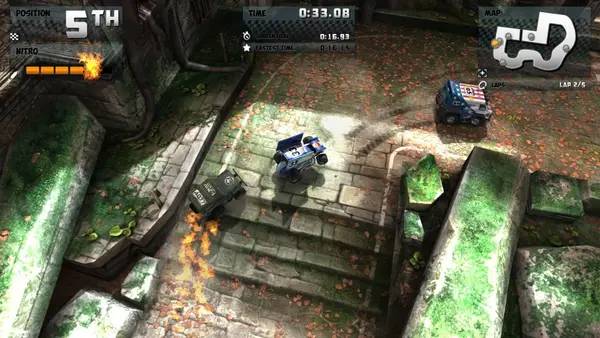 Иллюстрация уровня Mini Motor Racing EVO с деталями окружения