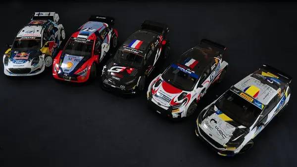 Кадр с взаимодействием персонажа и объекта в EA SPORTS WRC 24   Лицензия