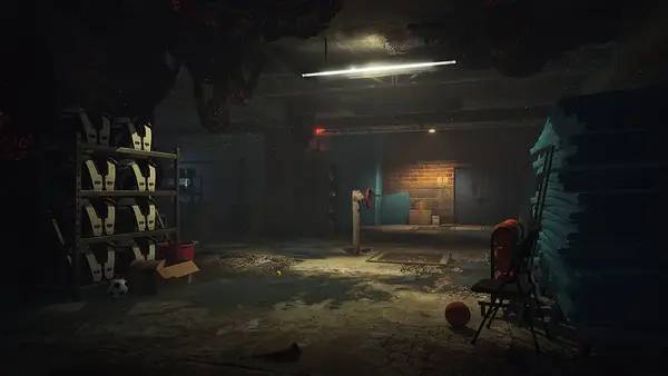 Кадр с взаимодействием персонажа и объекта в Forest Hills  The Last Year
