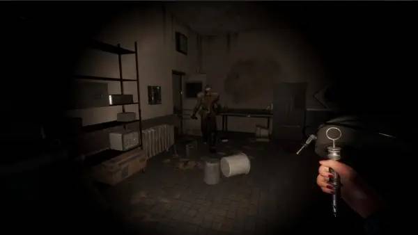 Кадр с взаимодействием персонажа и объекта в Forsake  Urban horror