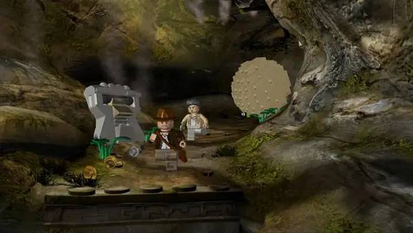 Кадр с взаимодействием персонажа и объекта в LEGO Indiana Jones  The Original Adventures