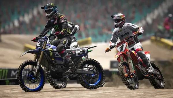 Кадр с взаимодействием персонажа и объекта в Monster Energy Supercross - The Official Videogame 6