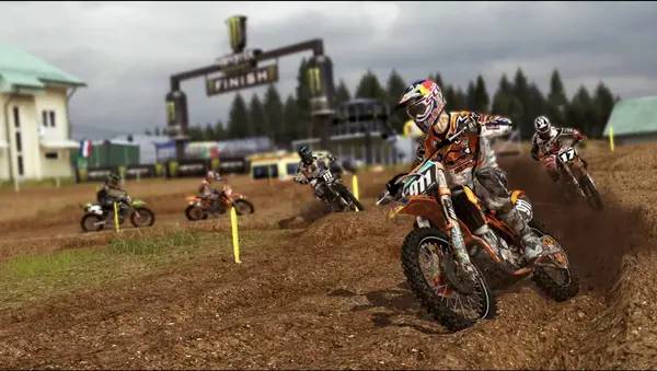 Кадр с взаимодействием персонажа и объекта в MXGP - The Official Motocross Videogame