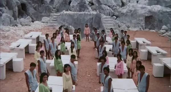 Кадр с взаимодействием персонажа и объекта в ROUGH KUTS  The Thirsty Dead