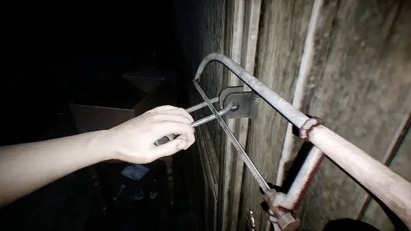 Кадр с взаимодействием персонажа и объекта в The Dark Occult