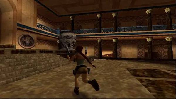 Кадр с взаимодействием персонажа и объекта в Tomb Raider 4  The Last Revelation