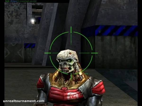 Кадр с взаимодействием персонажа и объекта в Unreal Tournament  Game of the Year Edition