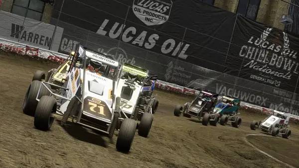 Кадр с взаимодействием персонажа и объекта в World of Outlaws  Dirt Racing 24 Gold Edition