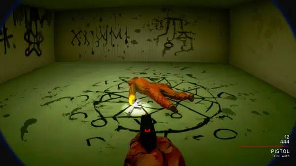 Персонаж Backrooms Bodycam в процессе выполнения задания