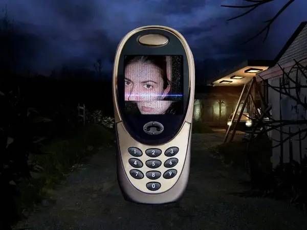 Персонаж Barrow Hill Curse of the Ancient Circle в процессе выполнения задания