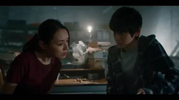 Персонаж Death Come True в процессе выполнения задания