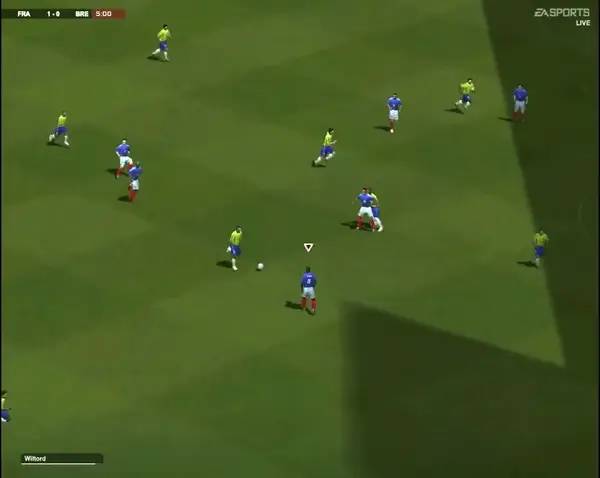 Персонаж FIFA Football 2004 в процессе выполнения задания