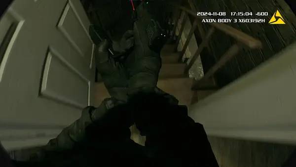 Персонаж Frontline Footage в процессе выполнения задания