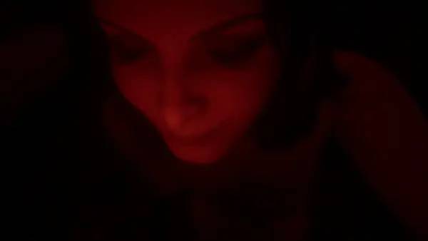 Персонаж Gym Nights в процессе выполнения задания