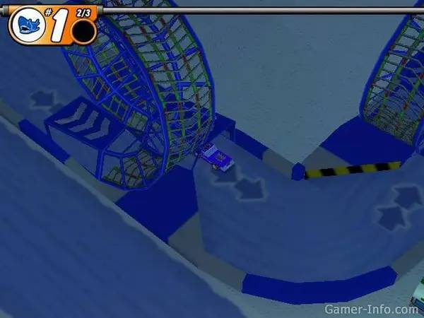 Персонаж Lego Stunt Rally в процессе выполнения задания