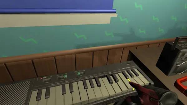 Персонаж Paranormal Detective  Escape from the 80's в процессе выполнения задания