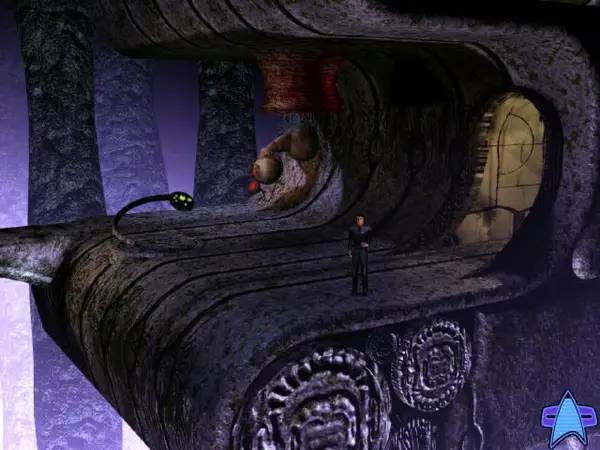 Персонаж Star Trek Hidden Evil в процессе выполнения задания