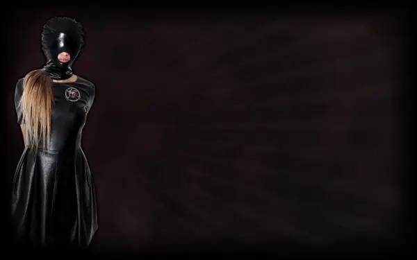 Персонаж SUPER KINKY в процессе выполнения задания