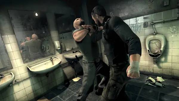 Персонаж Tom Clancy's Splinter Cell Conviction в процессе выполнения задания