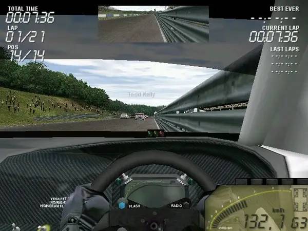 Персонаж V8 Challenge в процессе выполнения задания