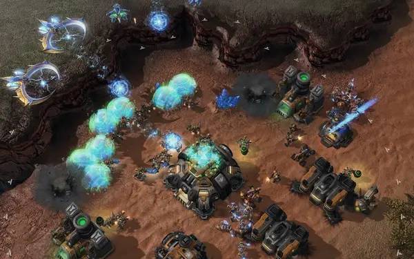 Процесс взаимодействия с другими участниками StarCraft 2 Heart of the Swarm